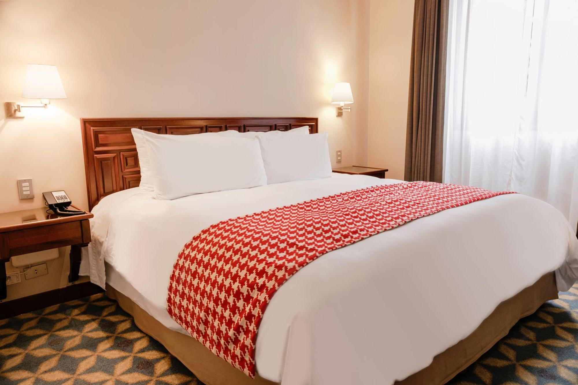 Hotel Costa Del Sol Trujillo Centro Zewnętrze zdjęcie